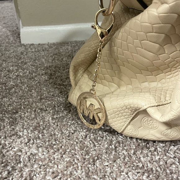 Michael Kors Cream Colored Shoulder Bag - Picture 3 of 9